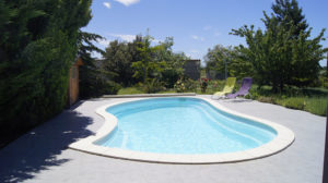 Piscine pour services à disposition