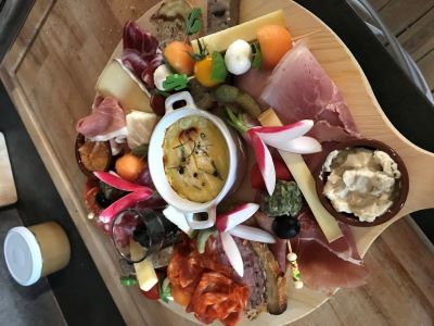 Planche de charcuterie des roulottes Yguaris